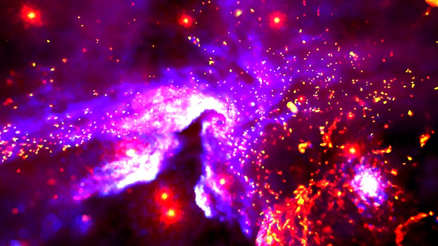 ما هو حول الثقب الأسود في مركز مجرة درب التبانة ؟ 