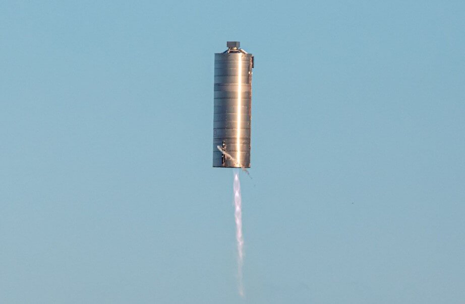 La lata en el aire: el prototipo de la nave Starship con éxito 