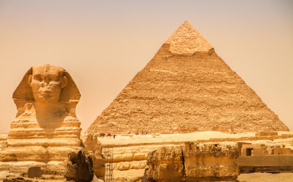 Como foram construídas as pirâmides do egito?