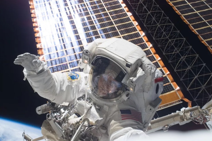 Houston, we have a problem: NASA ends space suits