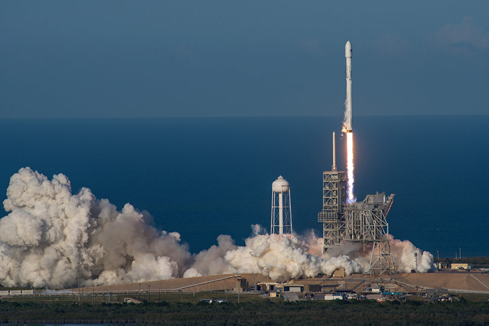 Den første fase af Falcon 9 foretaget en vellykket landing efter lanceringen af en hemmelig satellit