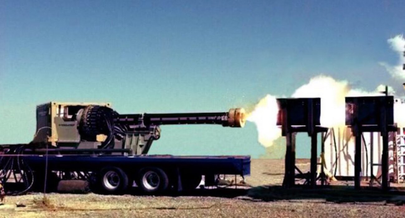 General Atomics genomfördes den första bränningen guidade projektiler från en railgun kanon