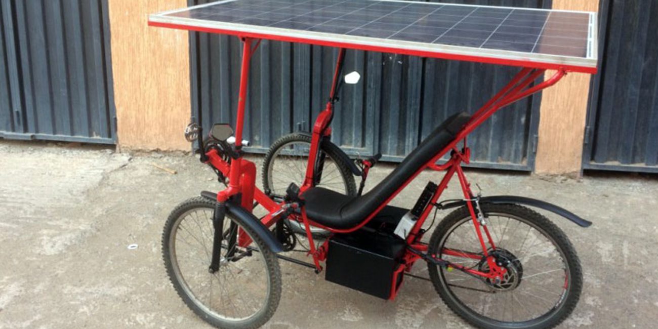 Uma startup Solar E-Cycle lançou teste веломобилей movido a energia solar