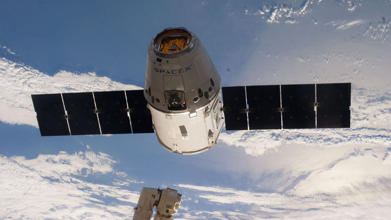 El barco de carga Dragon llegó a la iss