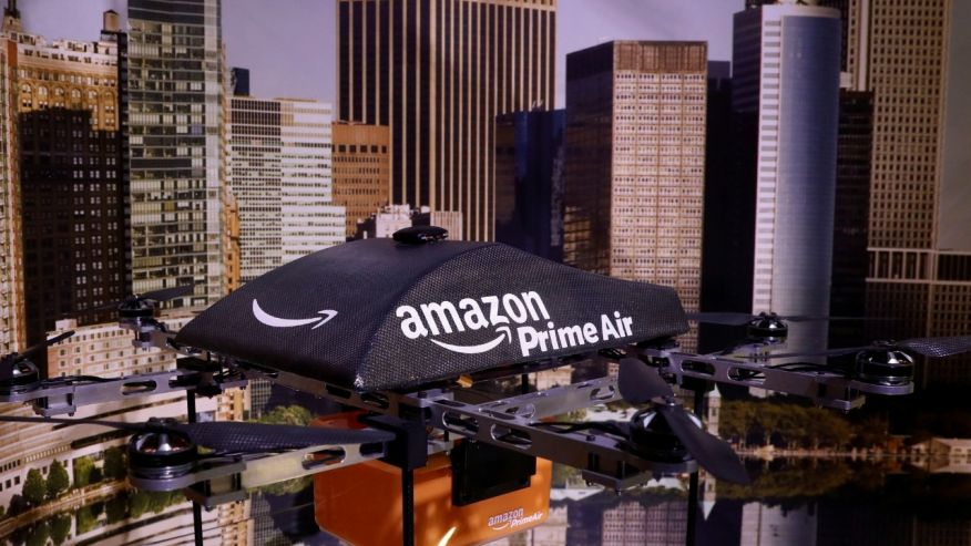 Un nuovo brevetto di Amazon: torre-parcheggio per droni