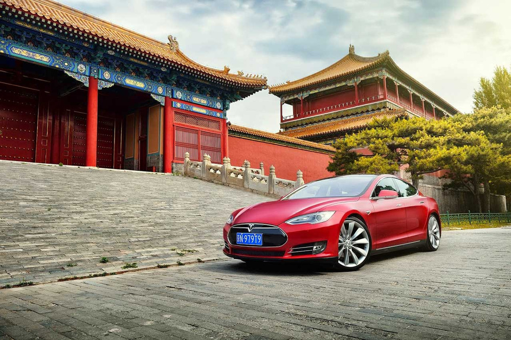 Tesla expandiert und baut Fabrik Gigafactory in China