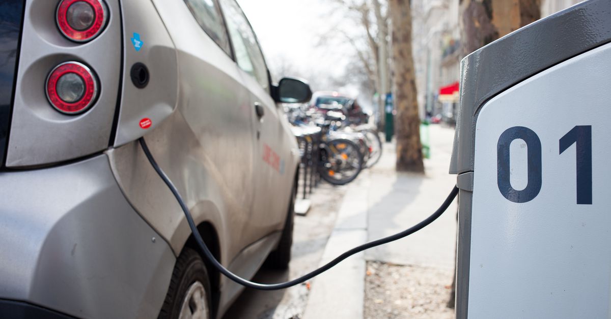 Rostec will install charging for electric vehicles on Federal highways of the Russian Federation