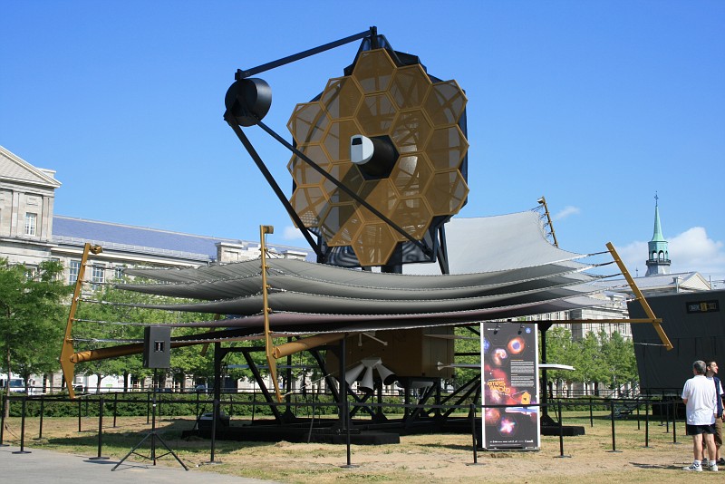 El telescopio james webb será capaz de ver el abejorro en la luna