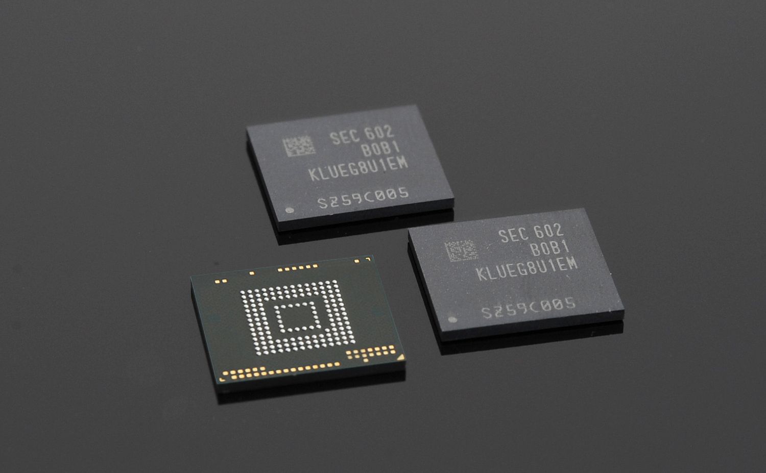 Samsung invierte miles de millones en el aumento de la producción de los chips de memoria