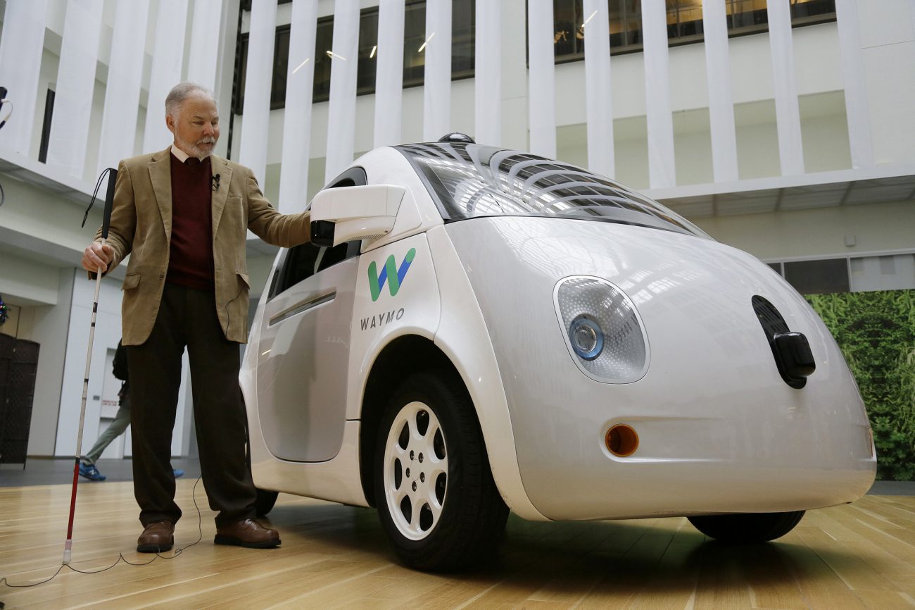 Waymo पेटेंट के साथ कार बटन 