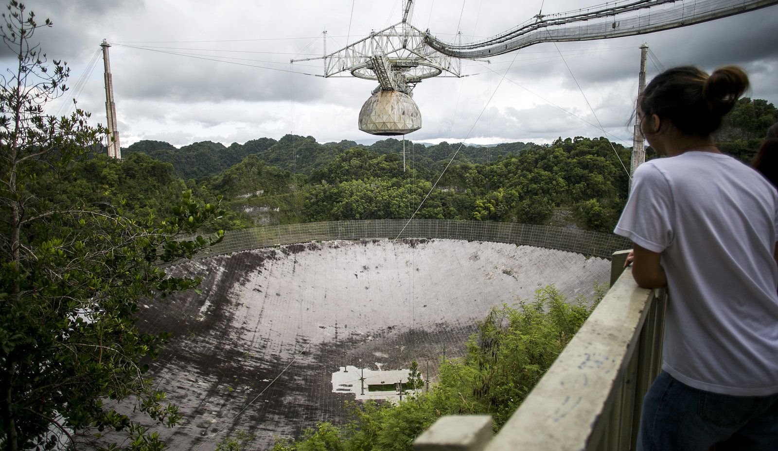 Hurrikan «Maria» ernsthaft verletzt das berühmte Radioteleskop «Arecibo»