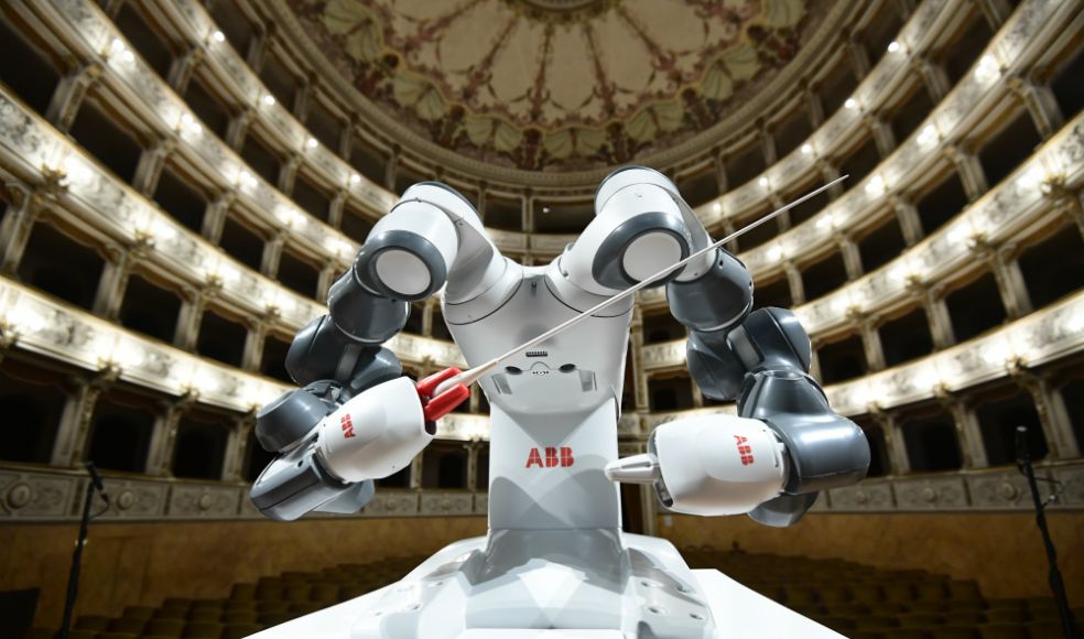 The robot played the role of conductor of the Symphony orchestra