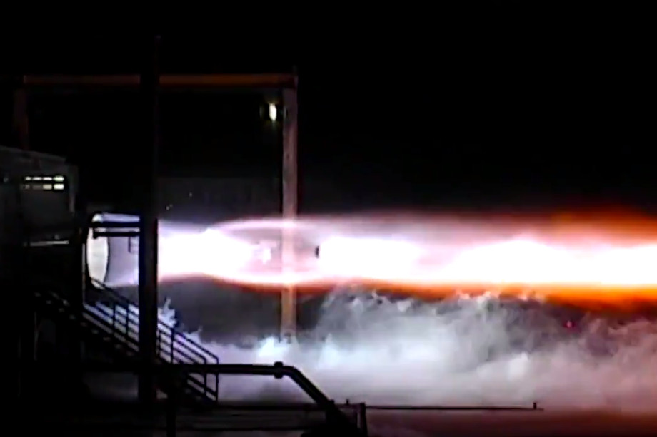 Blue Origin conducted the first firing tests of the engine BE-4