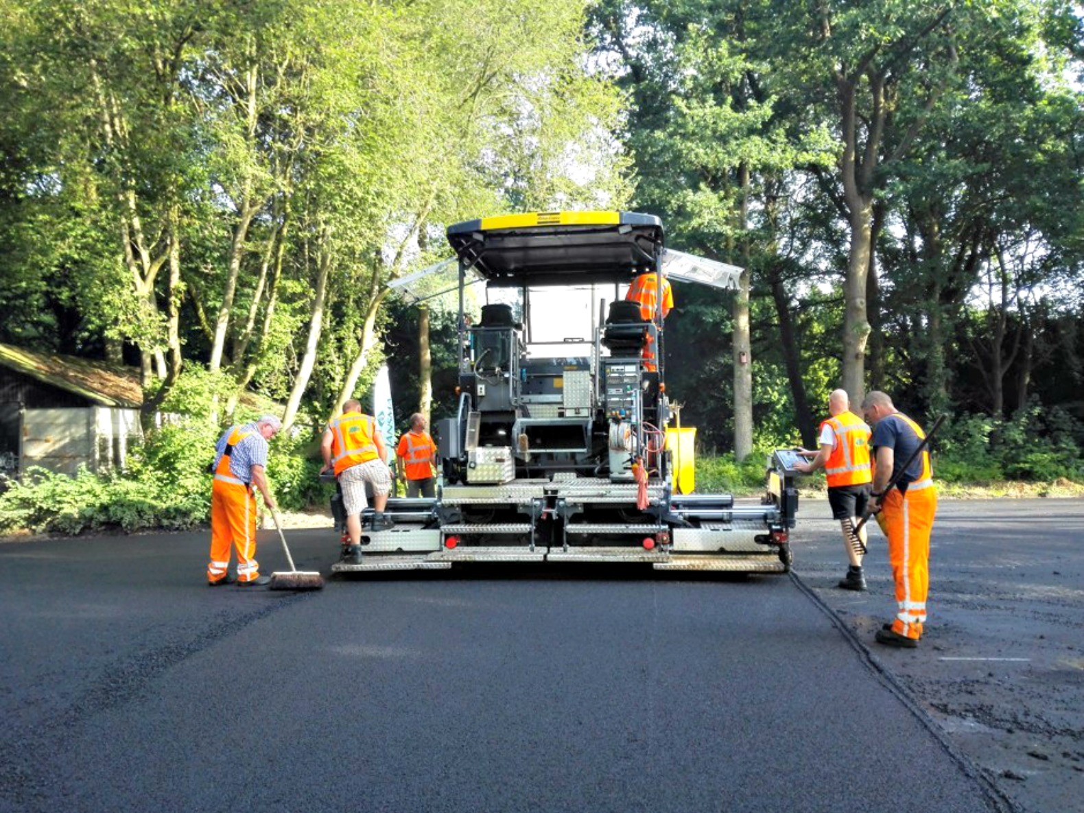 In den Niederlanden erschien der Radweg von Toilettenpapier