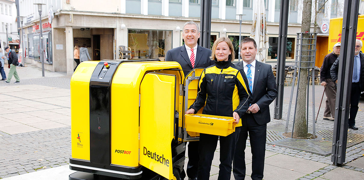 Robotter fra DHL begyndt at levere pakker