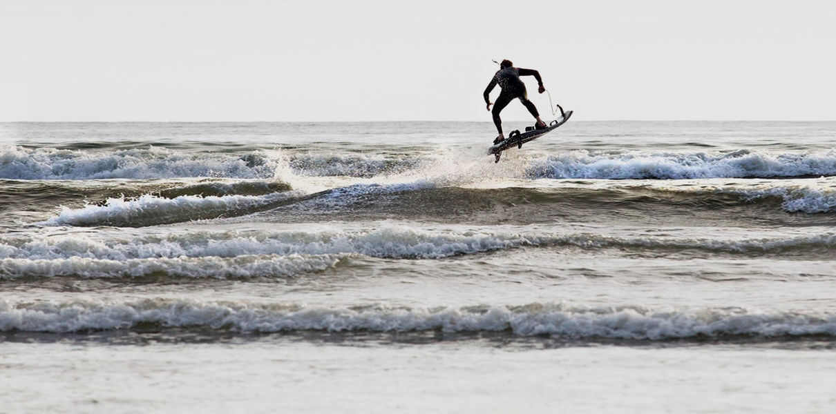 Mako — prancha de surf com propulsão a jacto