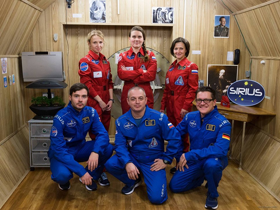 The participants of the experiment, lunar SIRIUS 17 days 