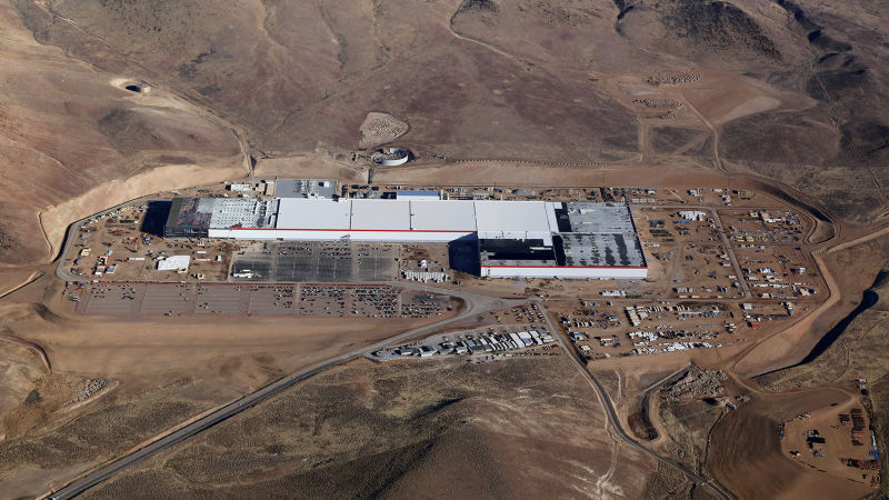 Tesla left the Director of the division of manufacture of batteries