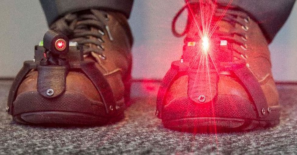 Für Menschen mit Parkinson entwickelt «Laser Schuhe»