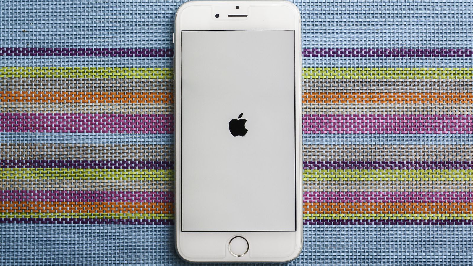 Apple brachte eine offizielle Entschuldigung für das, was absichtlich verlangsamt iPhone