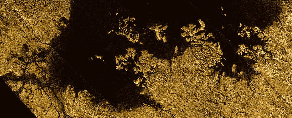 천문학자들이 만든 완전한 토폴로지 맵의 토성의 위성 중 하나