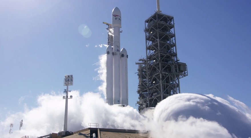 SpaceX realizó exitoso estático de la grabación de los motores del cohete Falcon Heavy