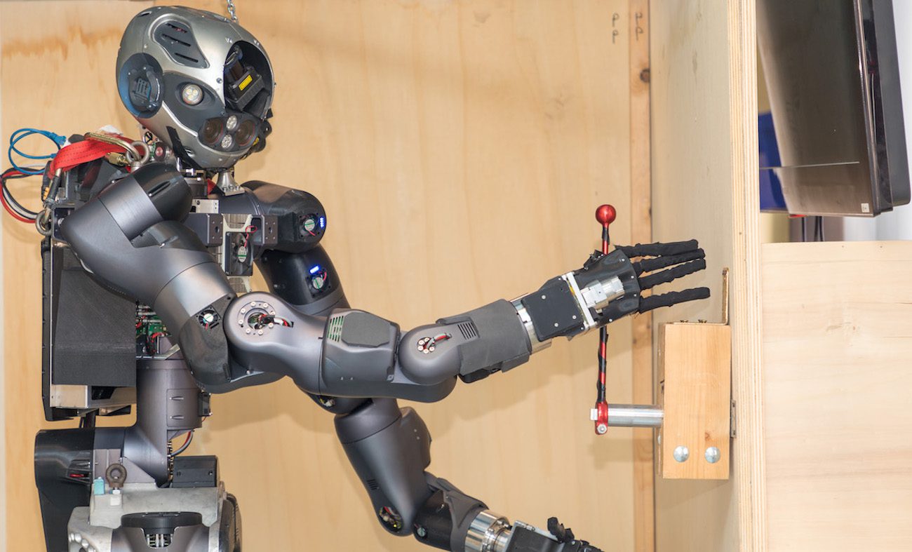 WALK-MAN: pierwszy na świecie robot-strażak