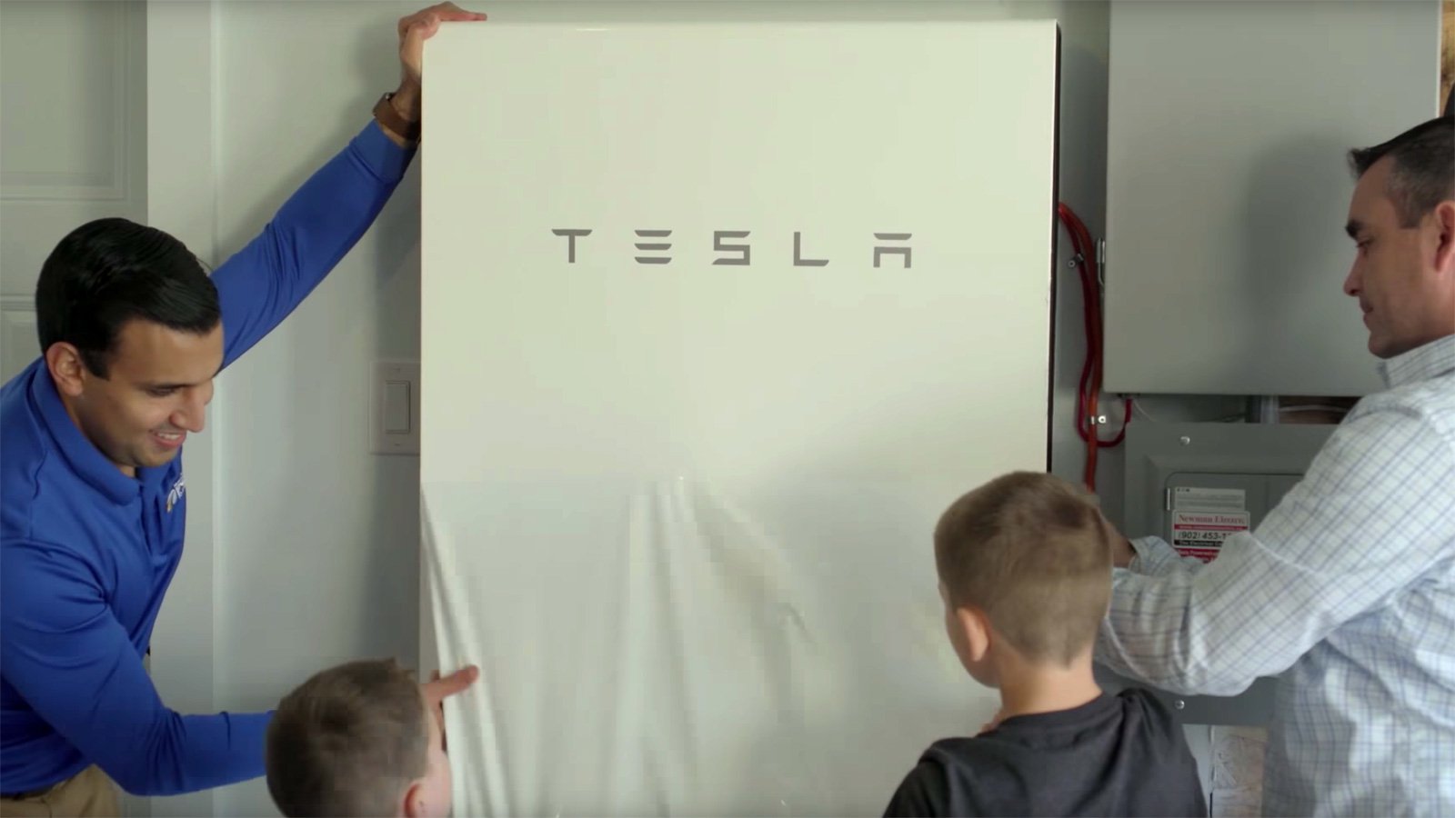 Tesla ha puesto en marcha otro de la energía en el experimento en el territorio de canadá