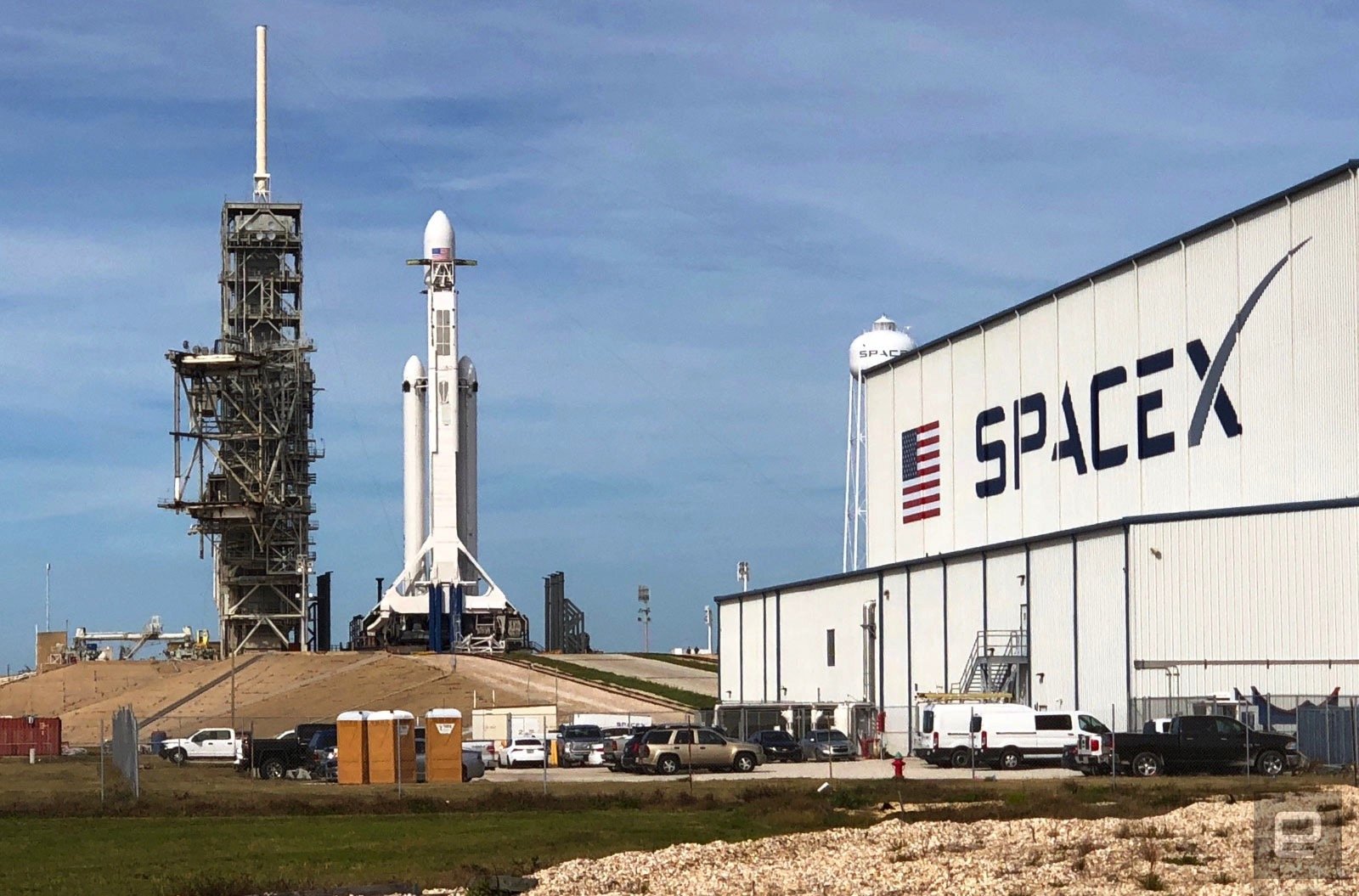 SpaceX lansert en super-tunge raketten, Falcon Heavy