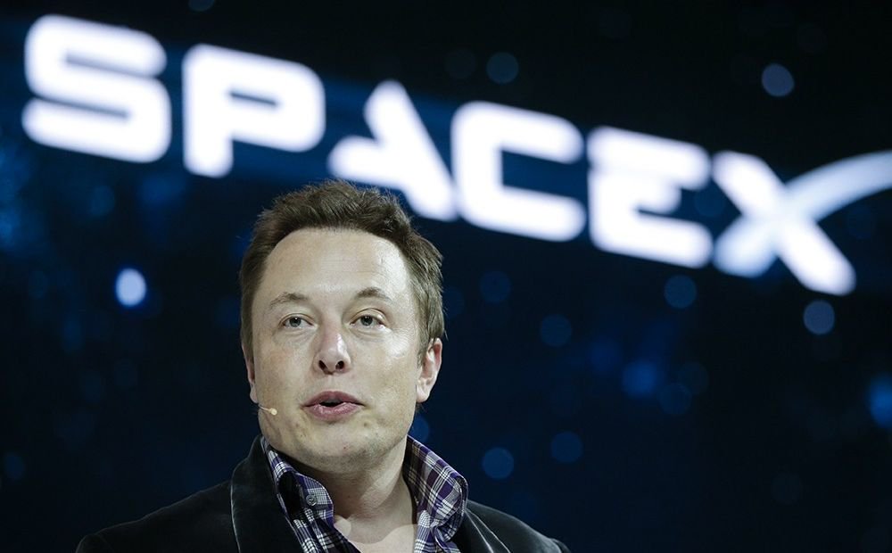 Den AMERIKANSKA regeringen har erbjudit sig att göra en SpaceX Internet service provider