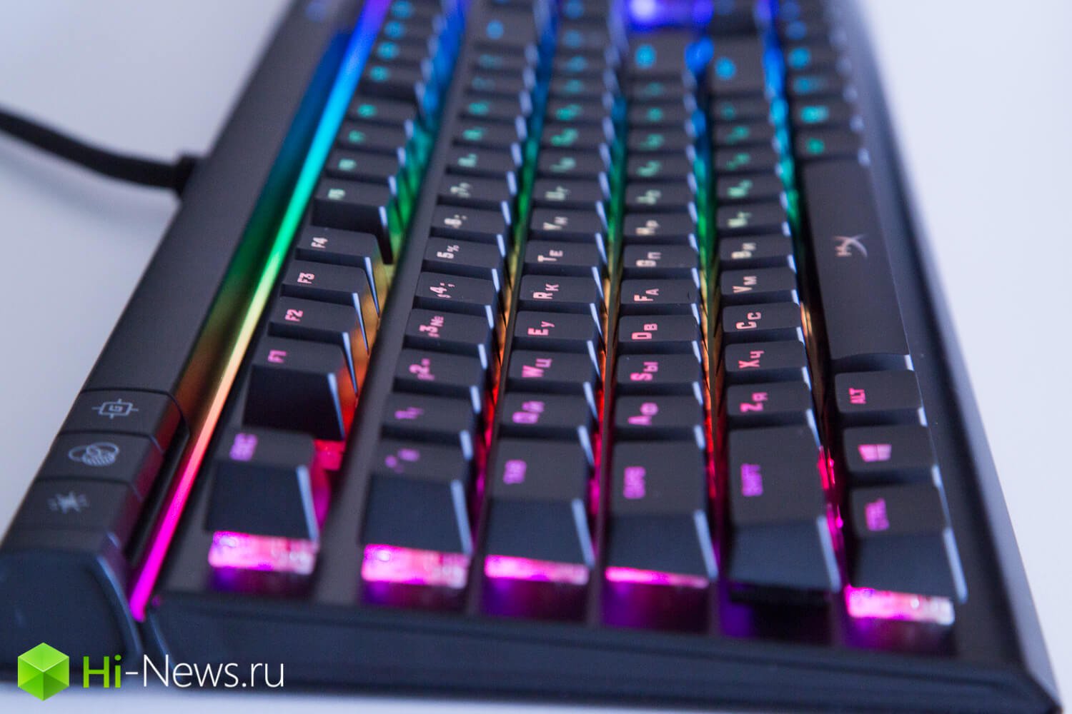 Spillet disco: gjennomgang tastatur HyperX Legering Elite RGB