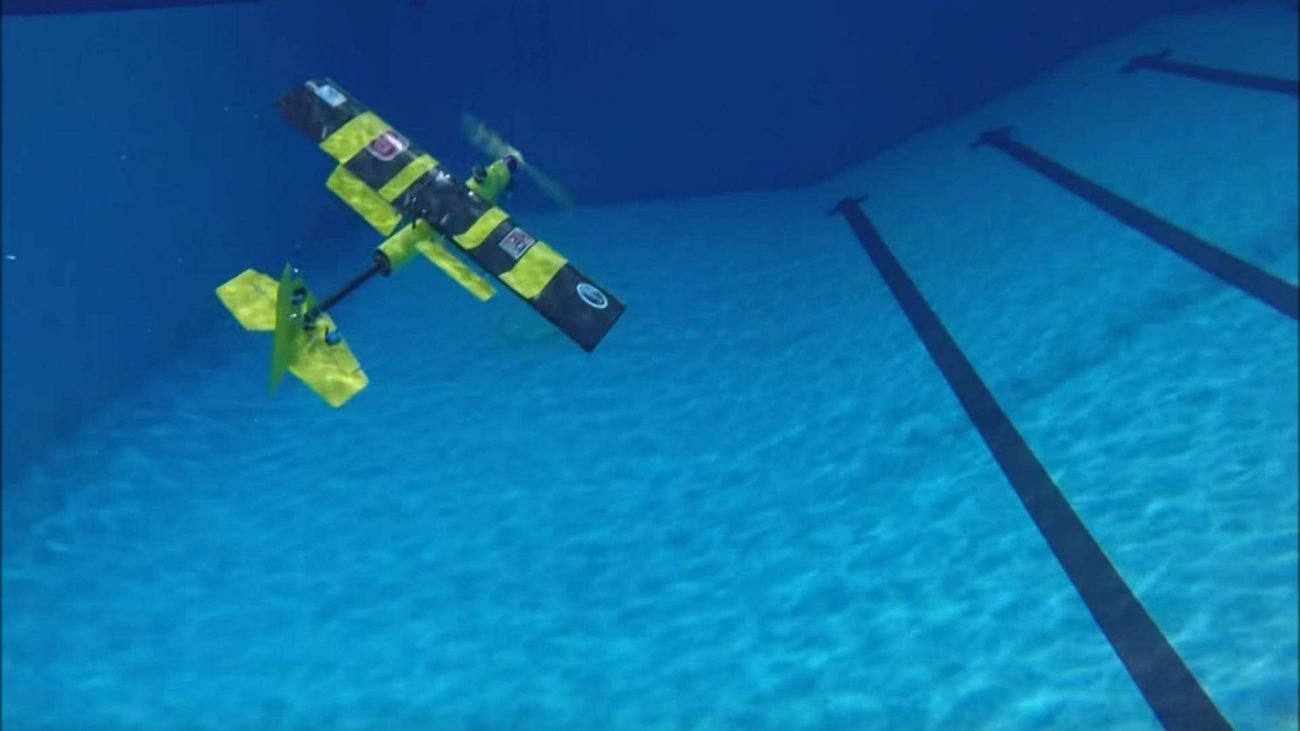 EagleRay: drone er i stand til like godt og svømme under vann og flyr i luften