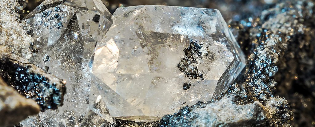 Den mineralogists finns i terrestra diamanter 