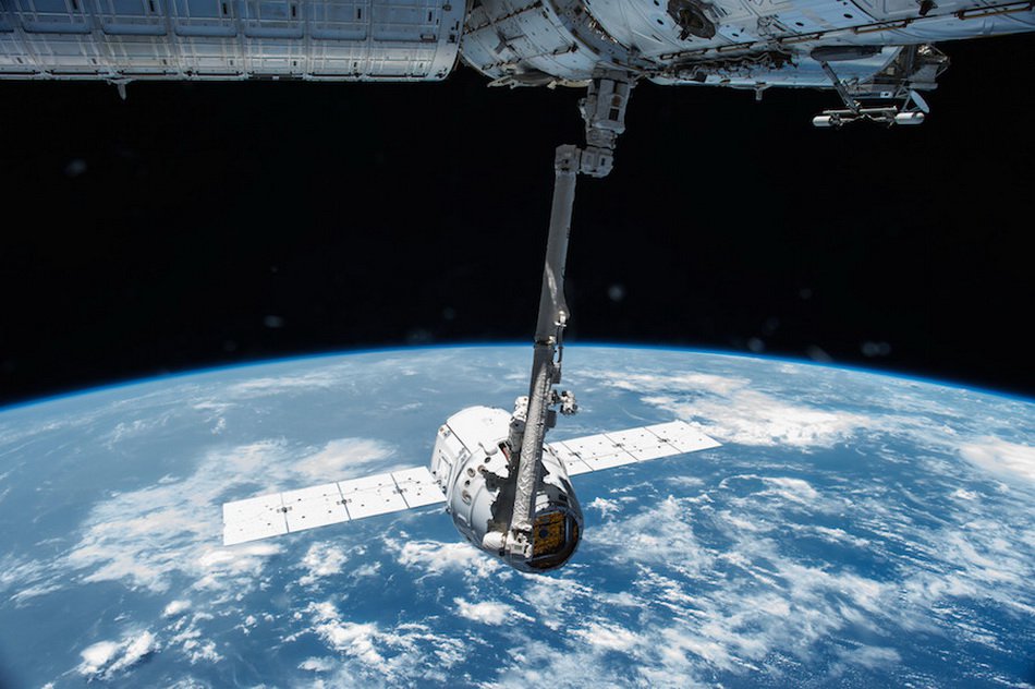 في المحطة الفضائية الدولية أرسلت النموذج من نظافة الحطام الفضائي