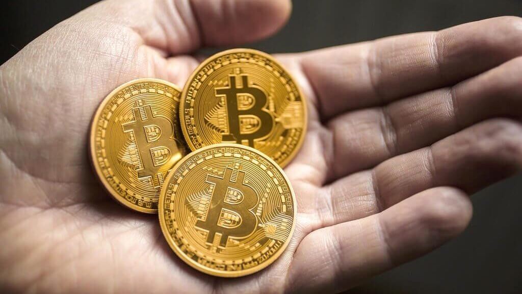 Bitcoin هو 7150 دولار, ماذا يحدث بعد ذلك ؟ الخبراء التعليق