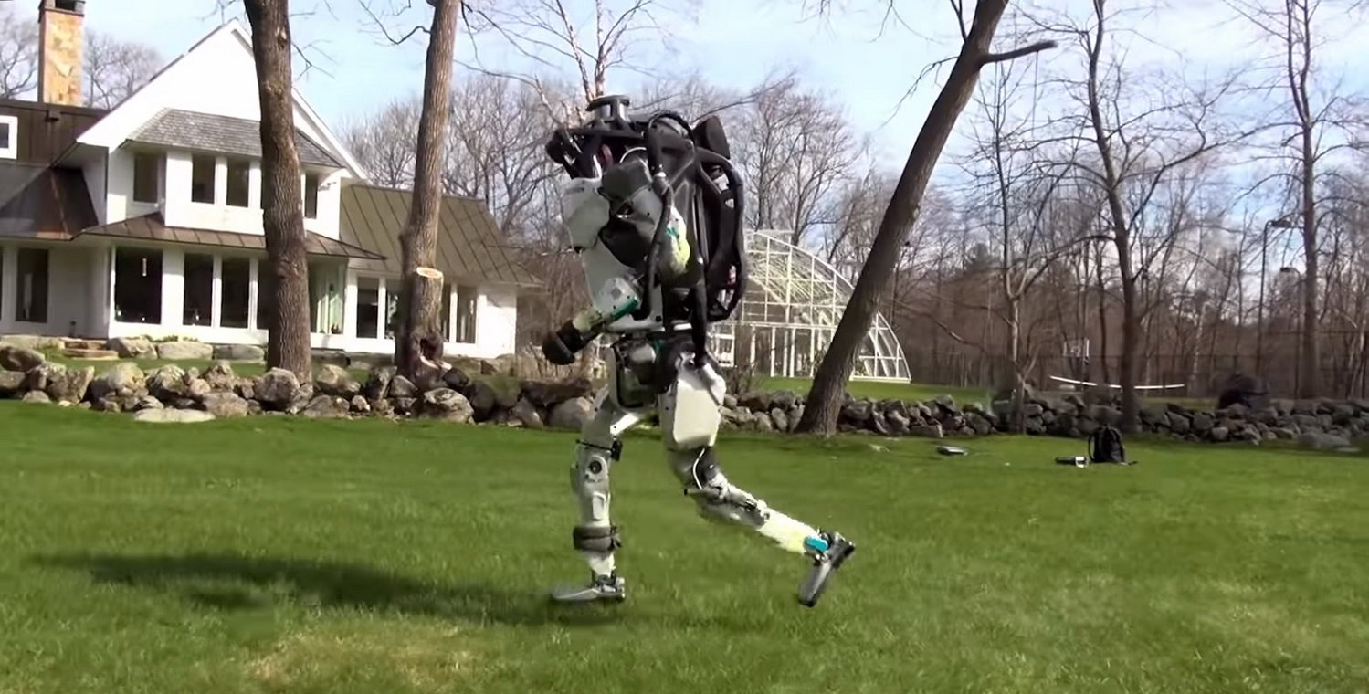 #vídeo del día | los Robots Atlas y SpotMini en la caminata de