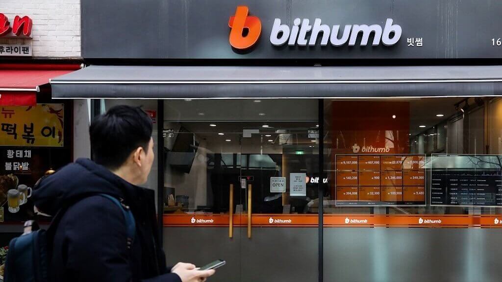 Bithumb hackeado. Los hackers robaron con la bolsa de valores de 31,5 millones de dólares, cuentas de proveedores congelados