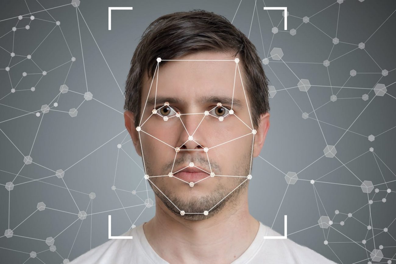 Oluşturulan algoritma, bir engel yüz tanıma sistemi