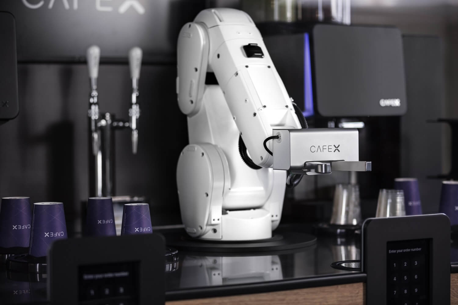 Roboty zastąpiły już barista w kawiarni w San Francisco, jak to jest?