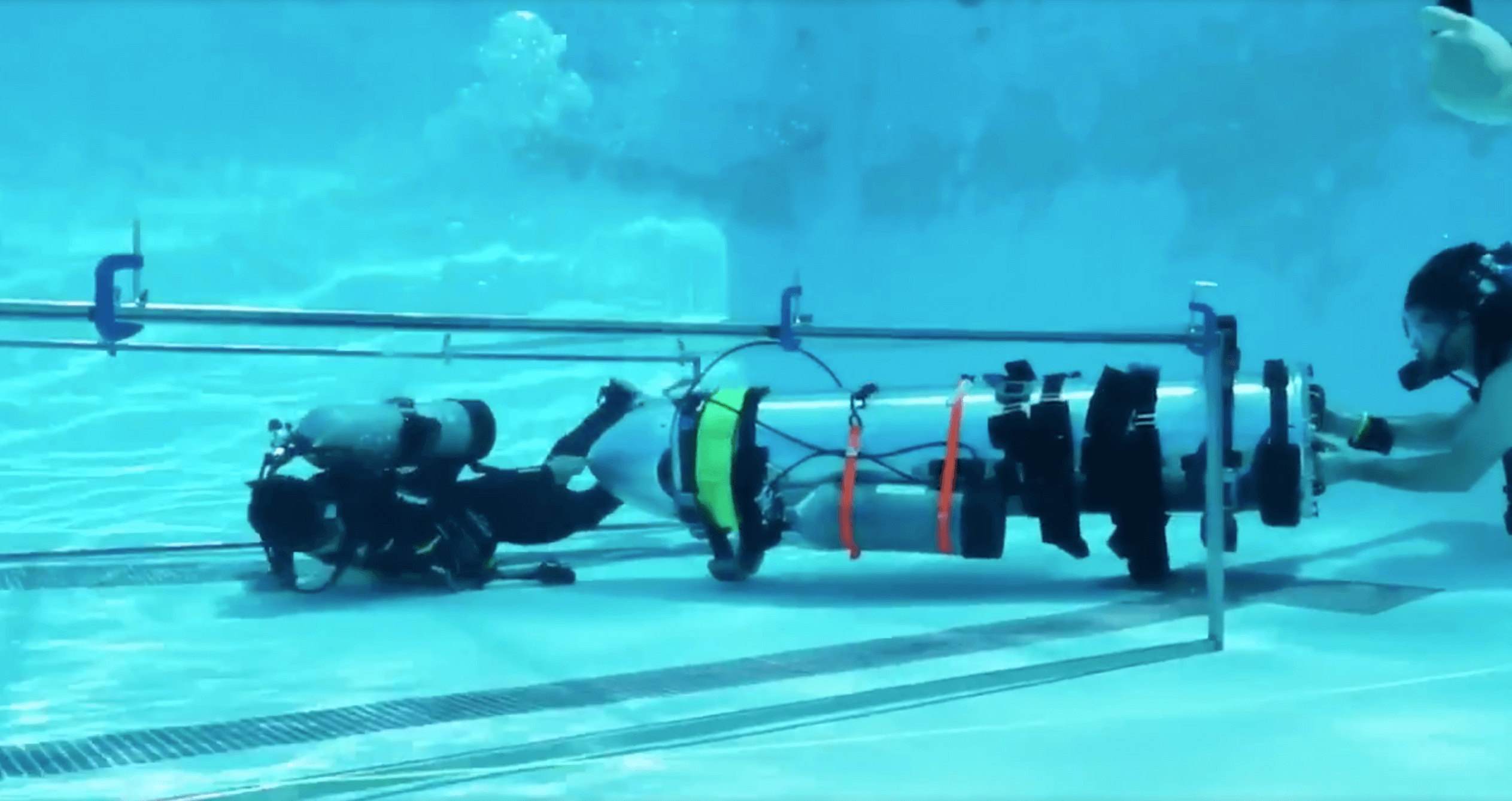 Hva Elon Musk har bygget et barn ubåt