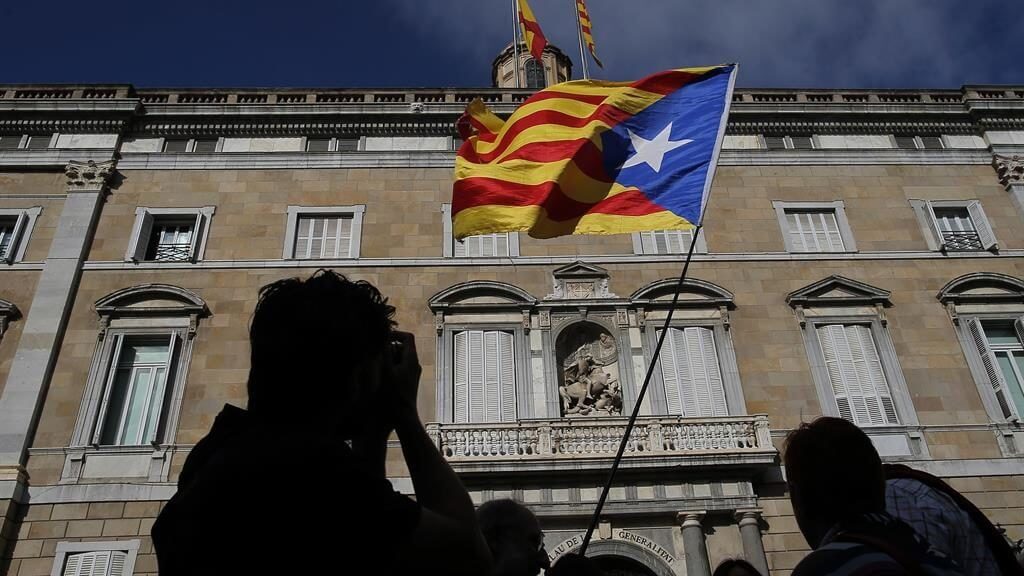여당의 스페인의 도입을 지원하는 안전한 상태에서 장치
