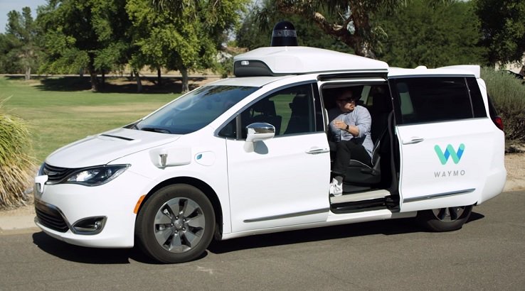 Autónomas de coches Waymo pasan de 40 000 kilómetros cada día