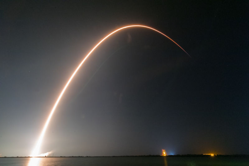 Cette nuit SpaceX pour la première fois de re-lance missile version Block 5