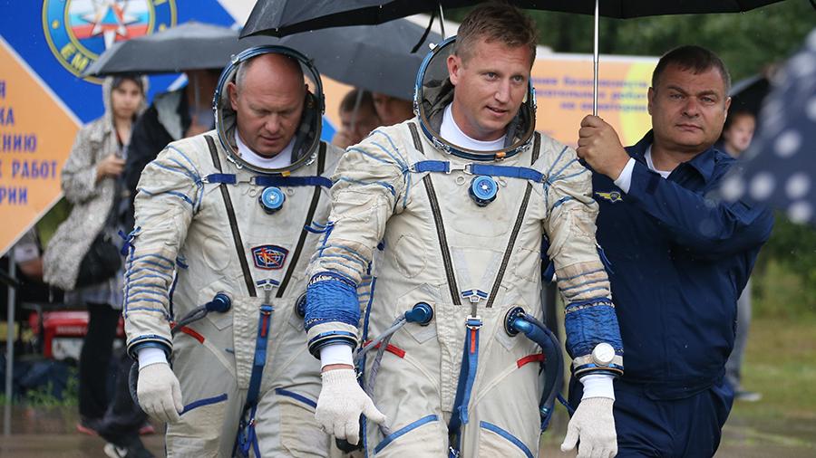 Regardez en direct: les cosmonautes russes vont dans l'espace