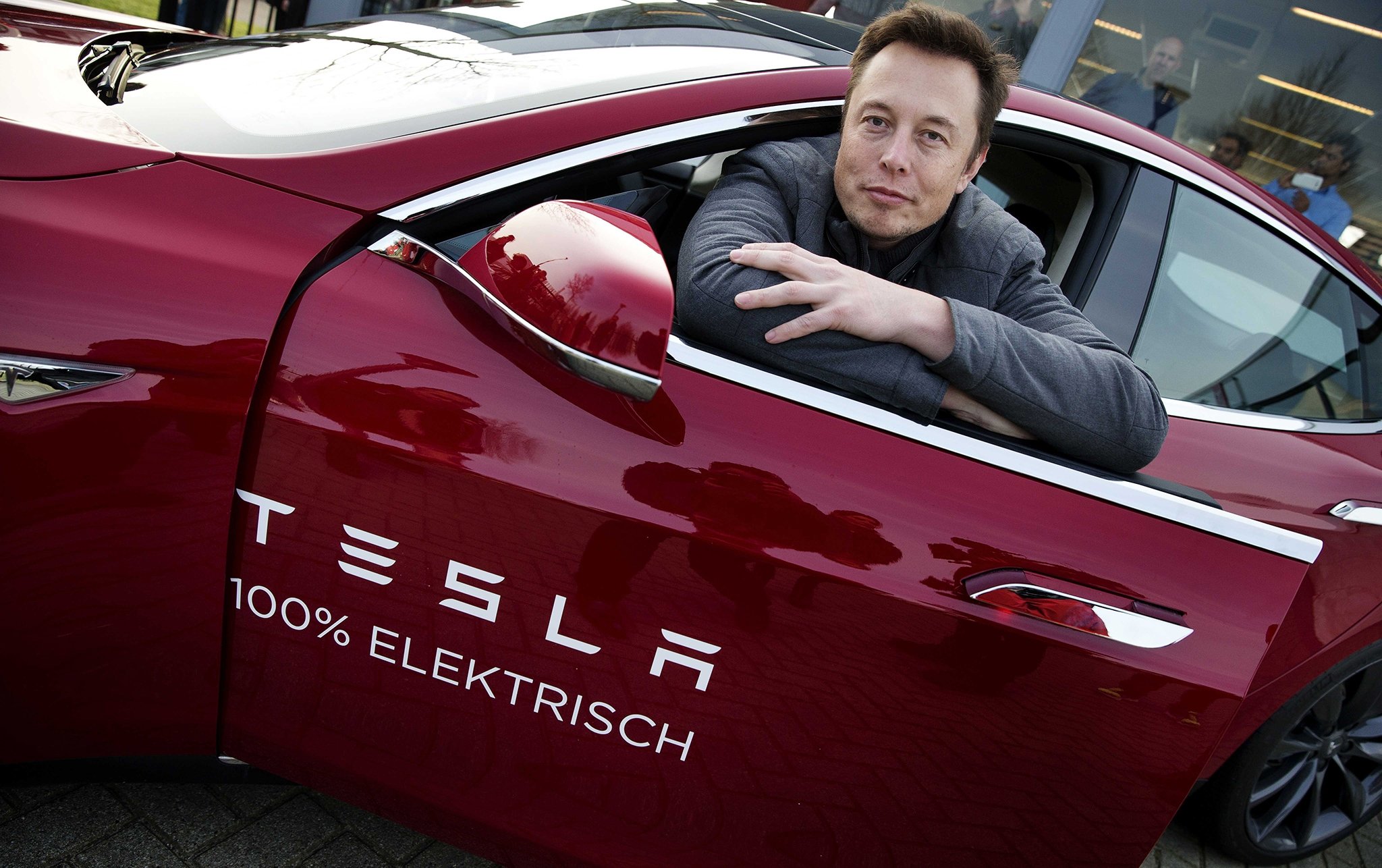 Илон Musk quiere arreglar Tesla con una bolsa de valores. Él se ha comprometido a 