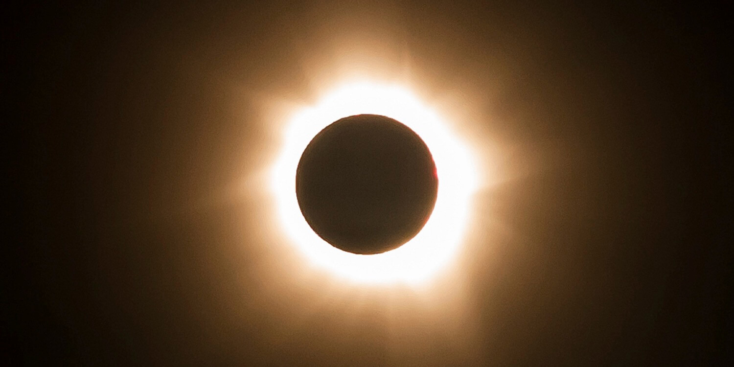 Combien et comment regarder l'éclipse solaire du 11 août 2018