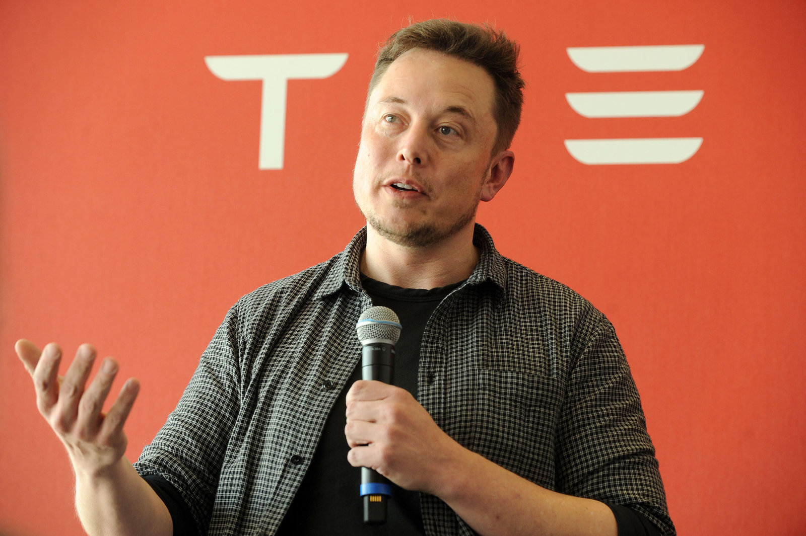 SEC undersøger tweets Elon musk om Tesla output fra børsen. Forretningsmand venter på retten?