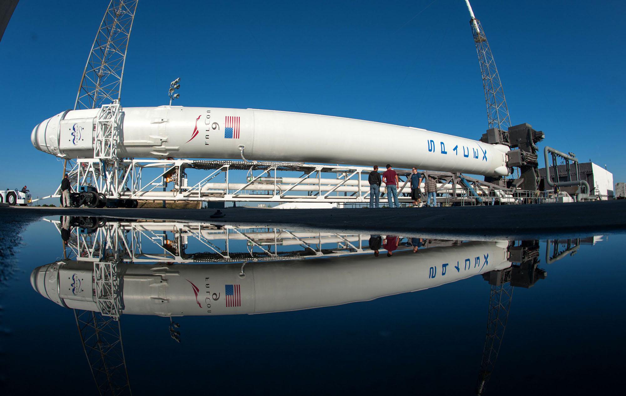 Kazachstan zrezygnował z usług agencji kosmicznej i wybrał SpaceX. Dlaczego?