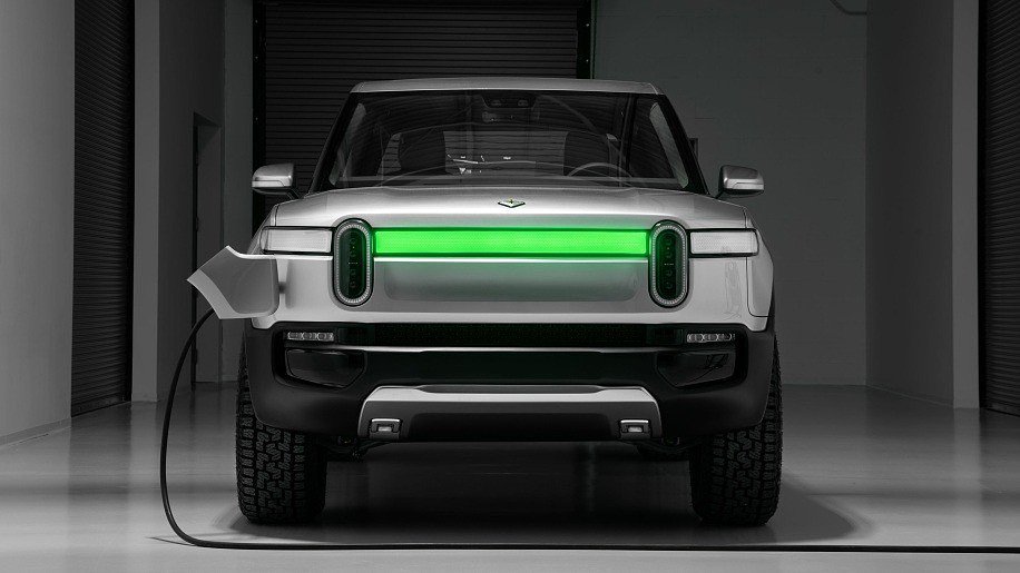 In the United States presented the first electric pickup. And it's not Tesla