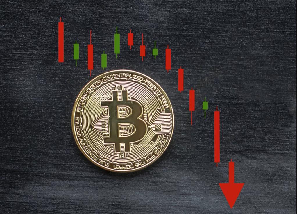 Биткоин — todo? ¿Por qué криптовалюта rompió el precio de 3800 dólares y sigue bajando?